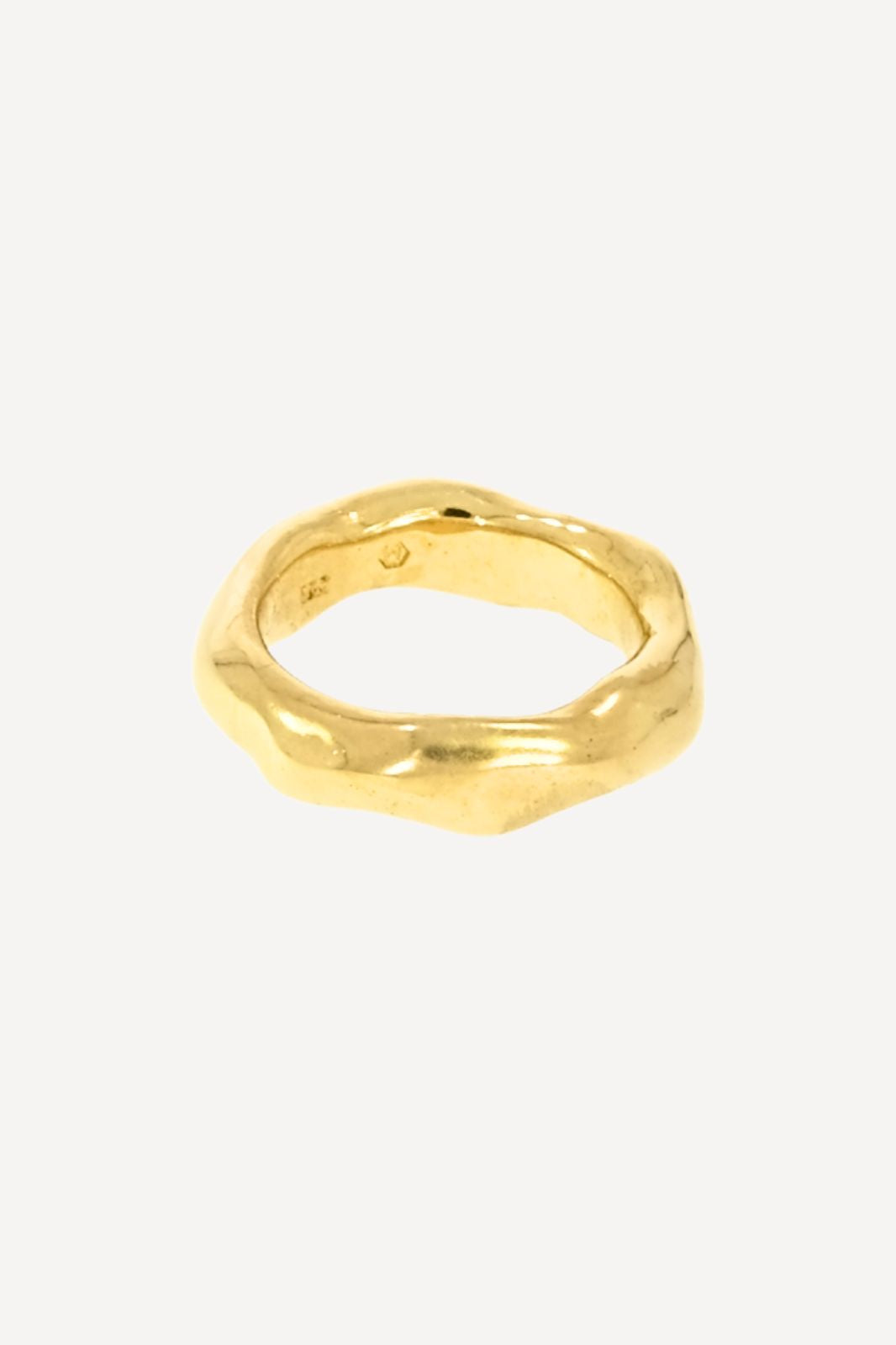 Curvy Ring