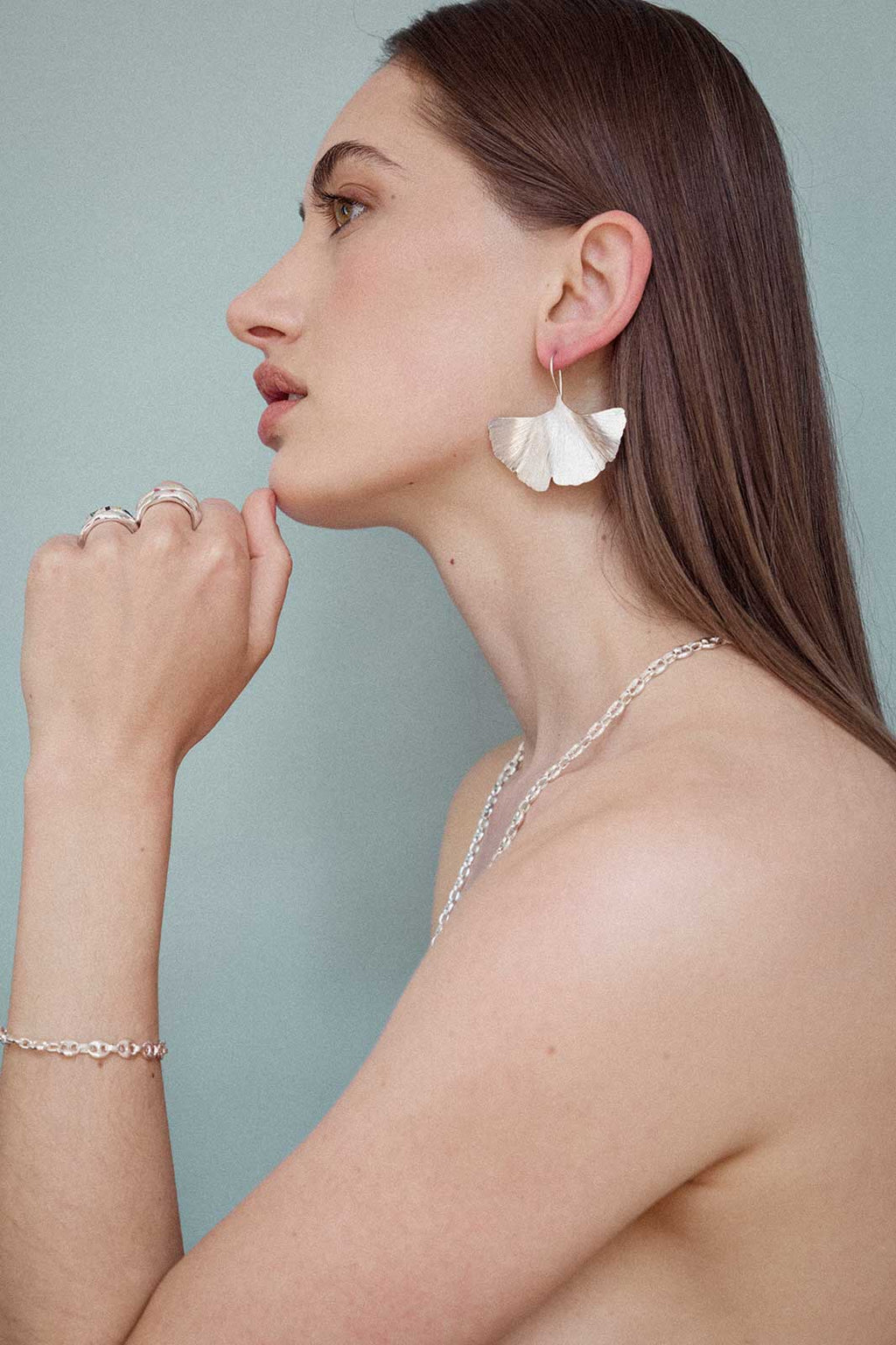 Midi Ginkgo Leaf Earrings in Silver
