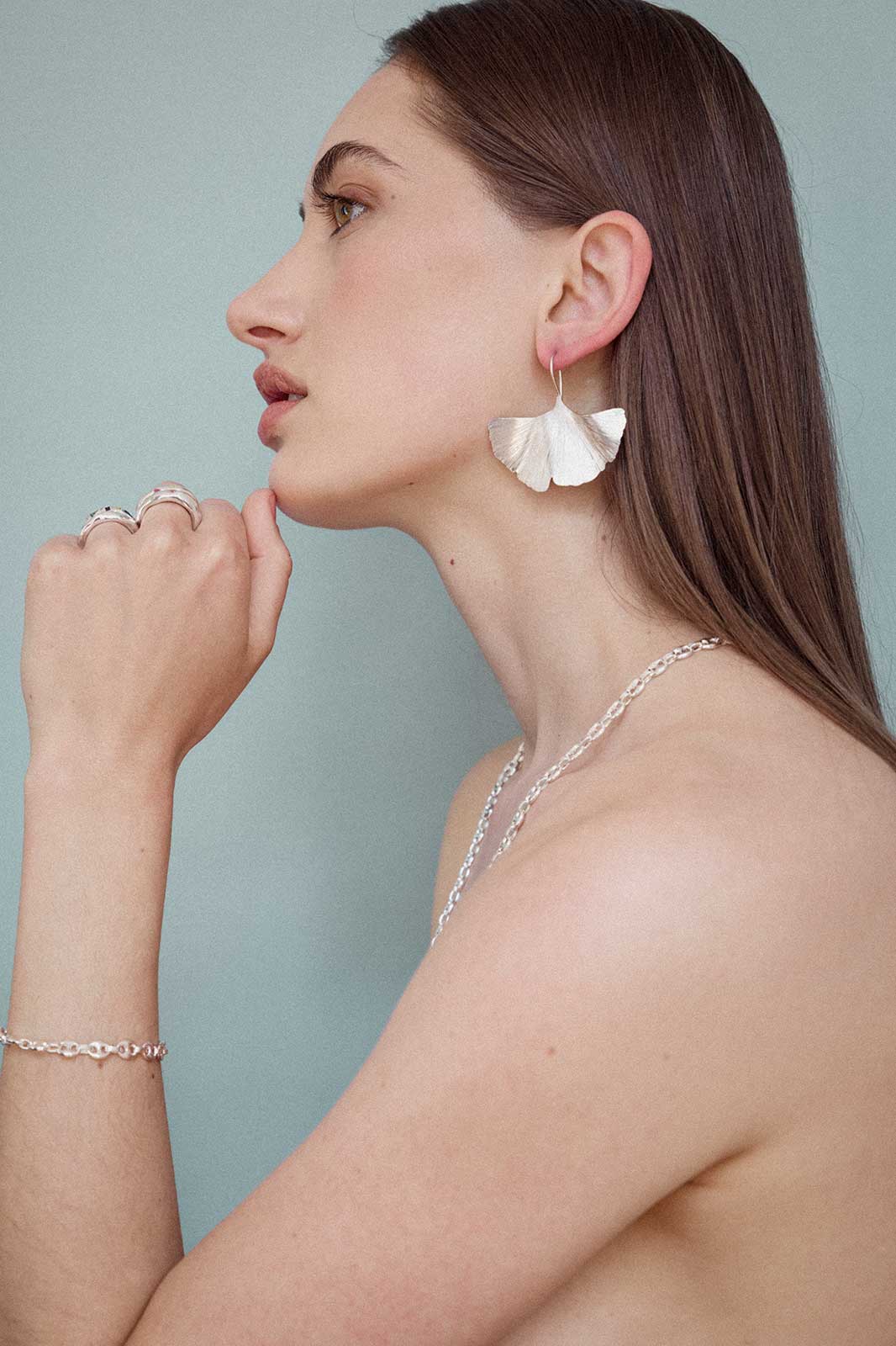 Midi Ginkgo Leaf Earrings in Silver