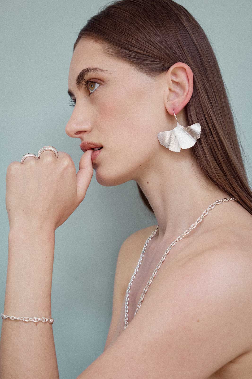 Midi Ginkgo Leaf Earrings in Silver